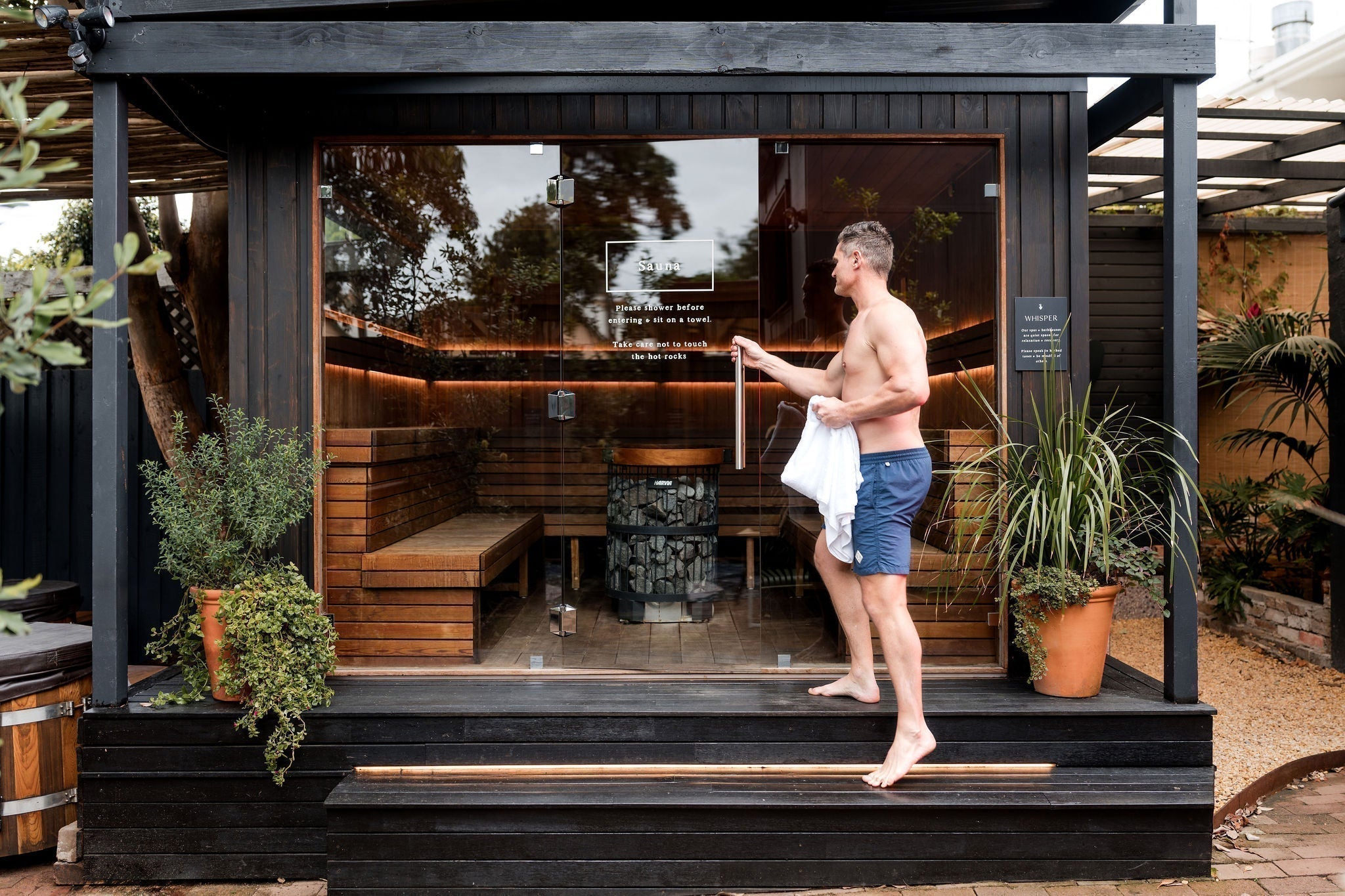 Recovery Builds Resilience: The Science of Ice Baths, Contrast Therapy & Red Light for Every Body